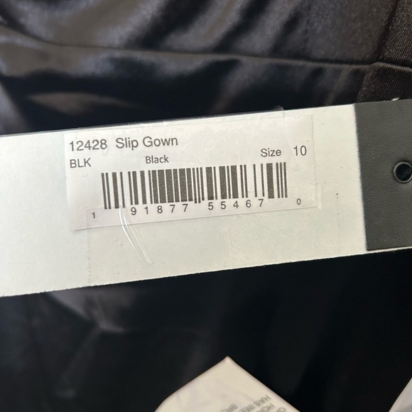 *Flawed Mac Duggal 12428 NWT Black Satin Rhinestone Strap Trumpet Gown - Picture 12 of 13